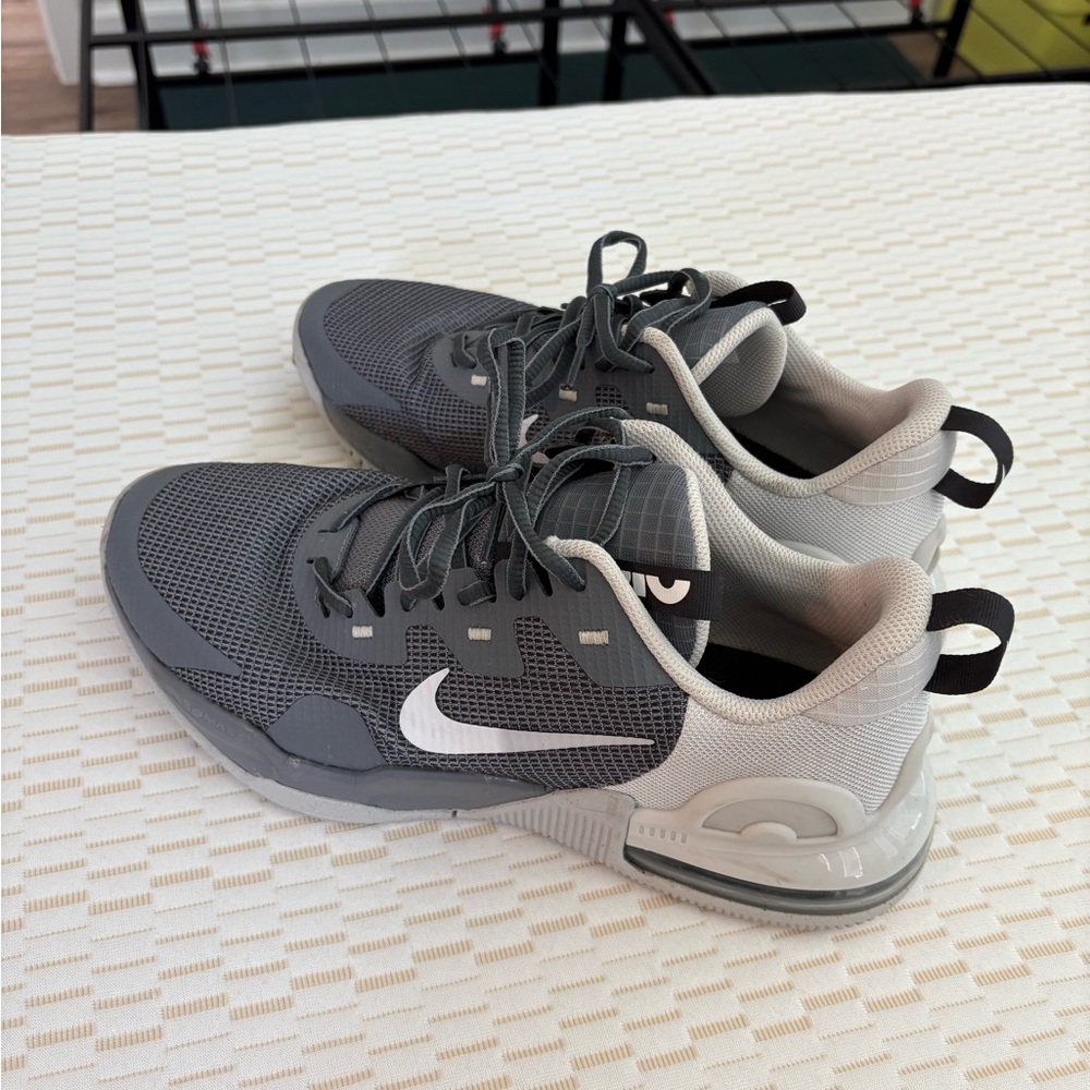 Nike Men's Charcoal and White Athletic Shoes